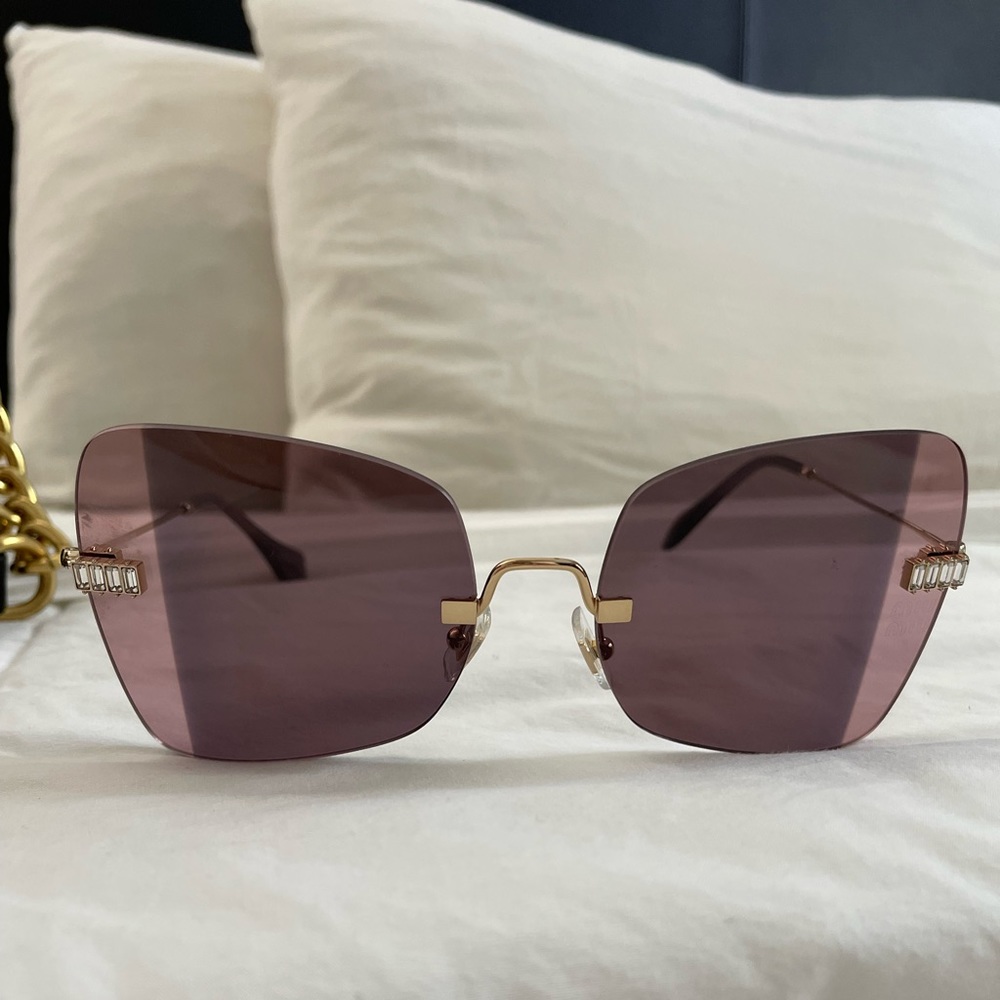Miu Miu Oversized squared sunglasses worn a few times practicality new